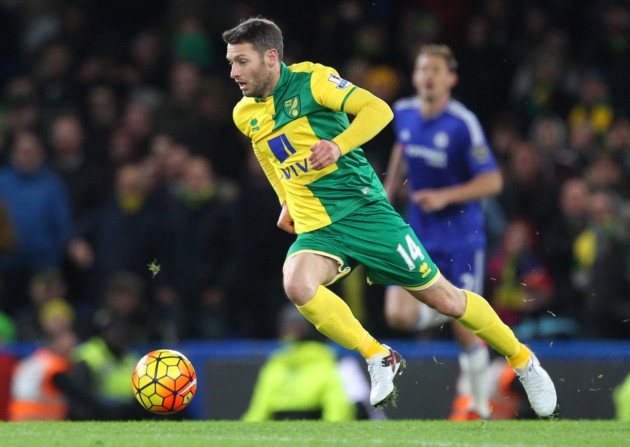 Wes Hoolahan of Norwich in action during the Barclays Premier League match at Stamford Bridge