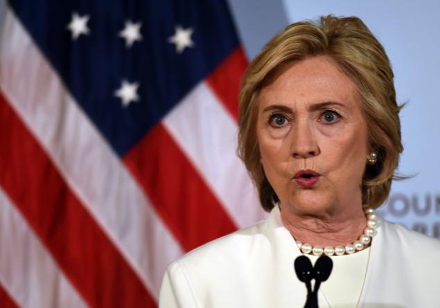 Isis: Hillary Clinton calls for renewed push to destroy Islamic State