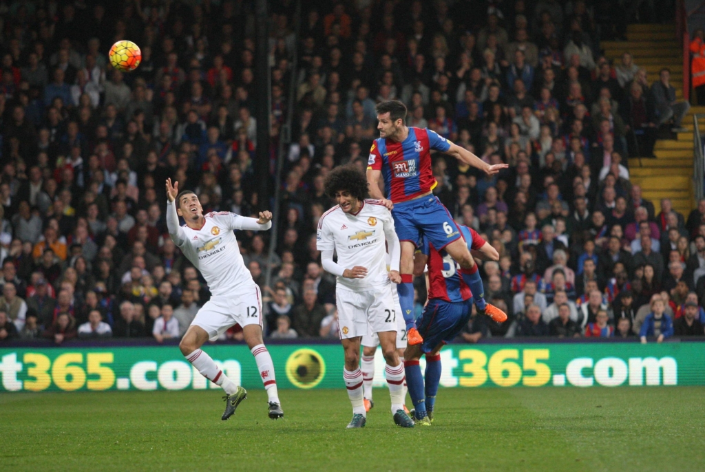 Close Scott Dann gets above Manchester United's Marouane Fellaini during Saturday's 0-0 draw at Selhurst Park