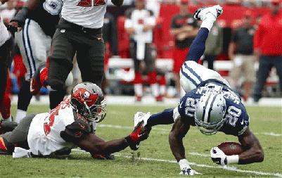 Cowboys lose seventh straight game to Tampa Bay 10-6 story image