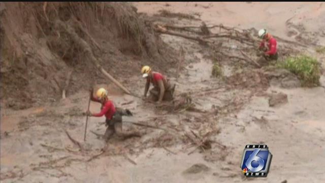 Crews continue search for people lost in mudslide