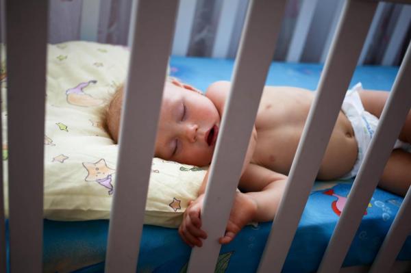 Cot liners pose a 'serious risk' to babies and should be banned