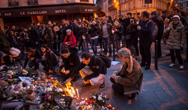 Parisiens mourn terror attack victims