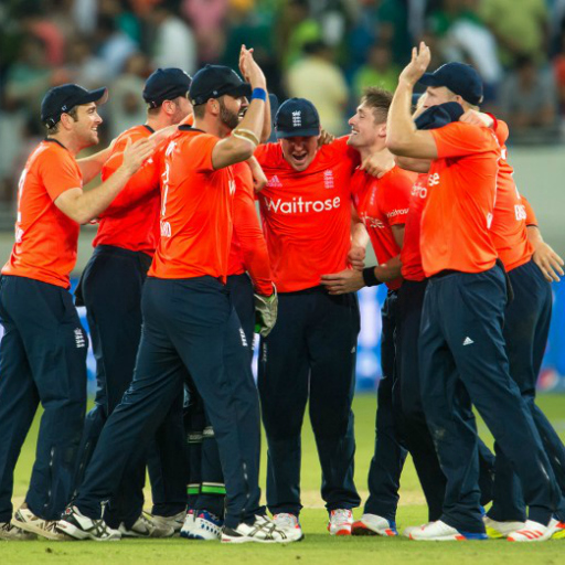 England celebrate after winning the 2nd Twenty20 against Pakistan