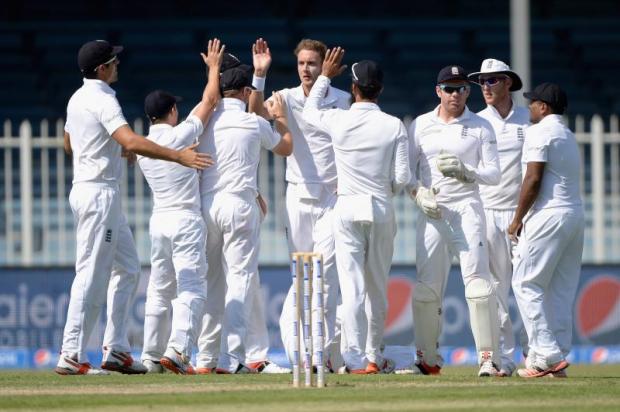 Stuart Broad celebrates the dismissal of Shoaib Malik