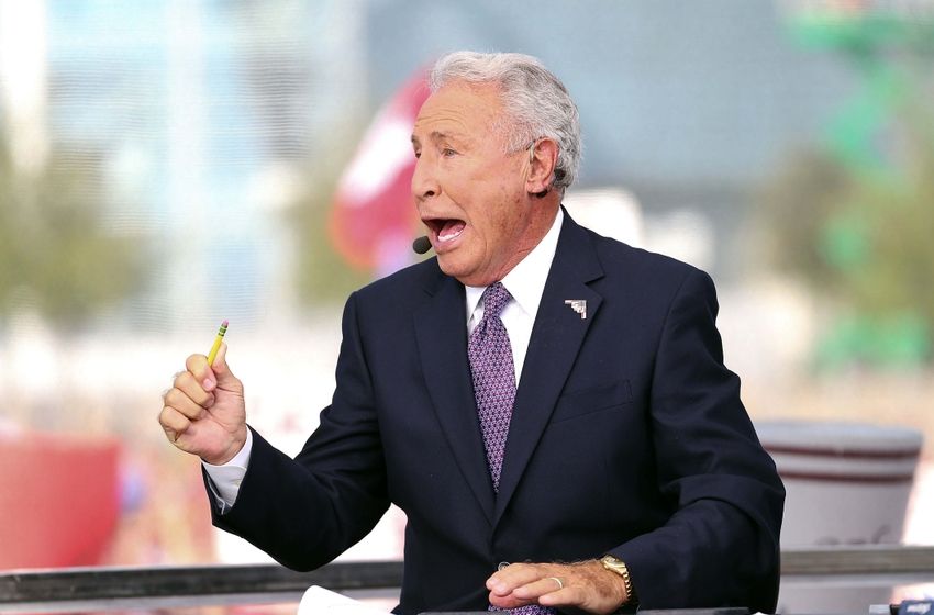 Lee Corso’s headgear pick on College GameDay Oklahoma vs Baylor