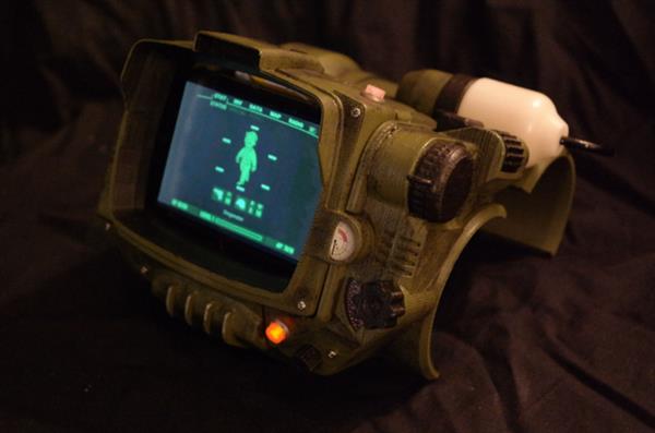 Fallout 4: UNBOXING Bethesda's mammoth Pip-Boy Edition