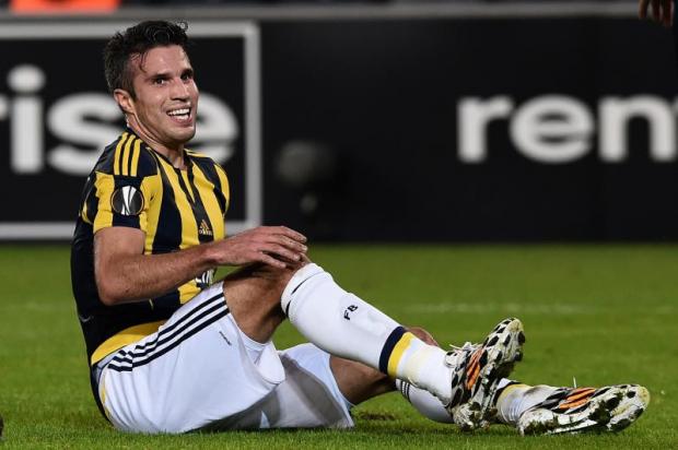 Former Manchester United and Arsenal striker Robin van Persie considering return to Holland