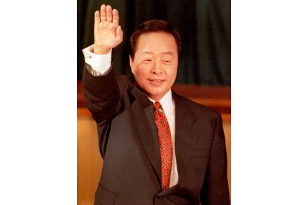 Former South Korean President Kim Young-sam, who led transition to democracy