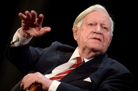 UK-GERMANY-SCHMIDT:Former West German Chancellor Helmut Schmidt dies- German media