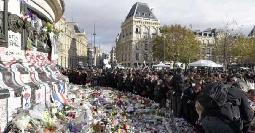 Hollande: French Carrier Charles de Gaulle Leaves for Middle East on Thursday