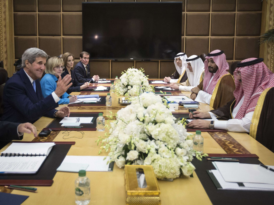 US Secretary of State John Kerry travelled to Saudi Arabia for talks with King Salman on the four-year-old conflict in Syria