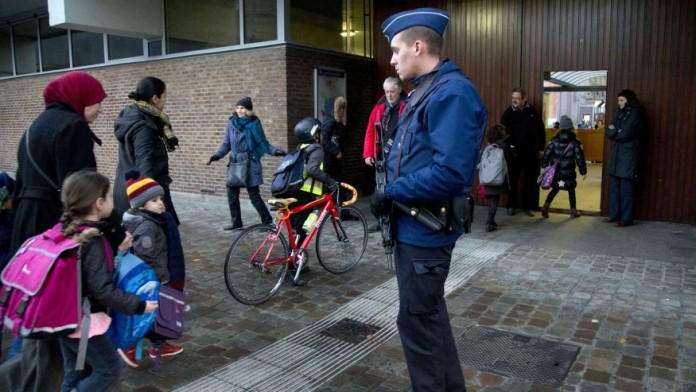 Brussels security lockdown hits businesses