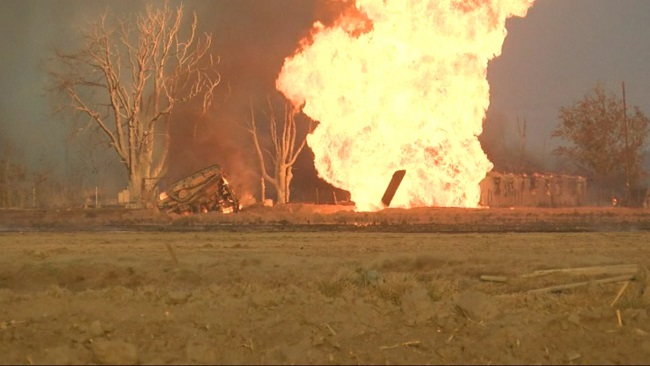 1 killed in gas pipeline explosion south of Bakersfield