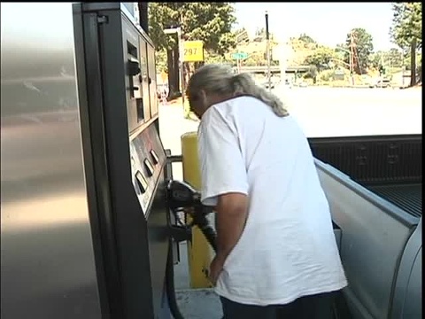 Gas prices down on Central Coast