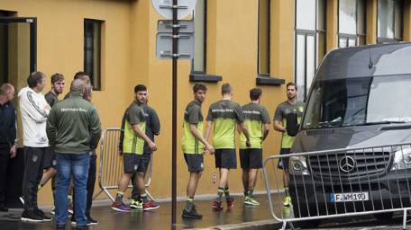 German football team evacuated from Paris hotel after bomb threat