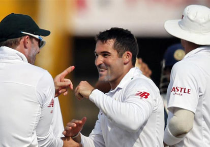 South Africa rattle India in first Test