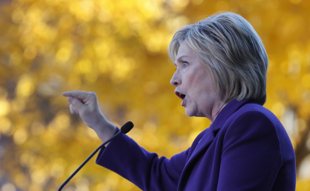 Clinton pushes back against GOP on veterans' health issues