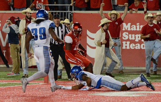 Linell Bonner got the Houston Cougars on the scoreboard with a 30-yard pass from Kyle Postma