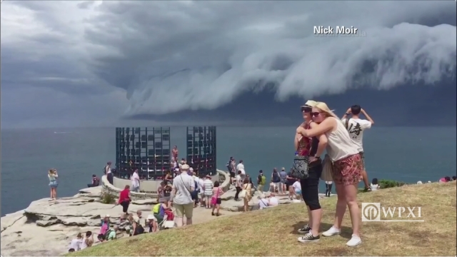 Shelf clouds