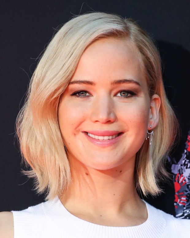 Jennifer Lawrence Shines At Mockinjay Premiere