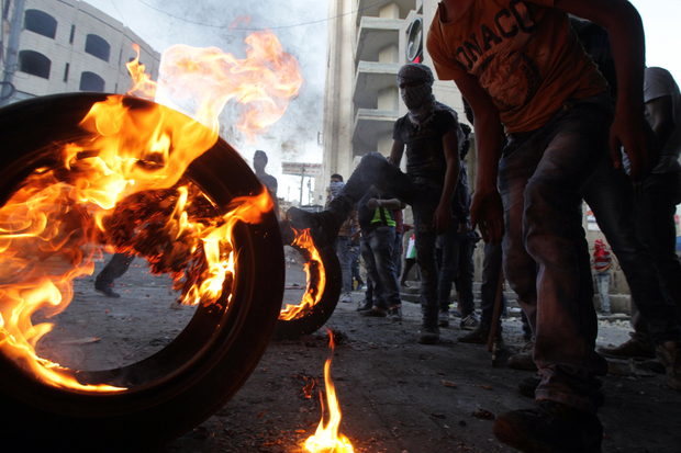 Israeli troops raid W. Bank hospital, kill Palestinian