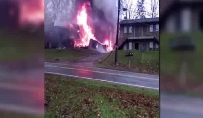 2 Killed After Business Jet Crashes Into Ohio Apartment Building