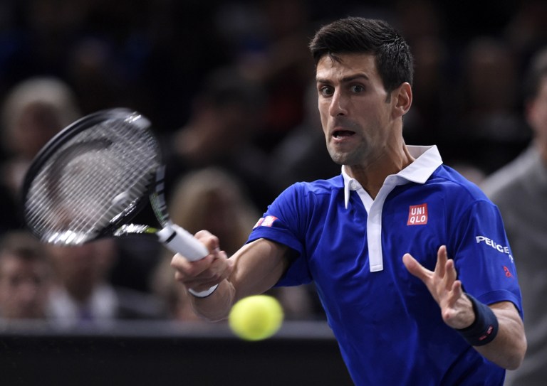 Djokovic defeats Simon in Paris