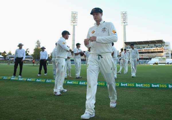 It's a tricky time in Steven Smith's early captaincy