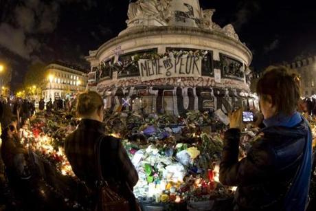 Paris to pay tribute to the victims of the attacks of November 13. Gunmen and suicide bombers went on a killing spree in Paris on November 13