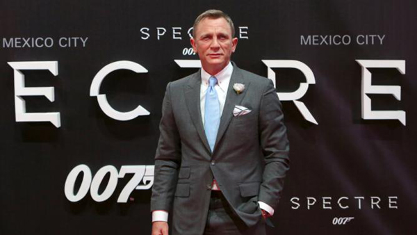 Daniel Craig premieres