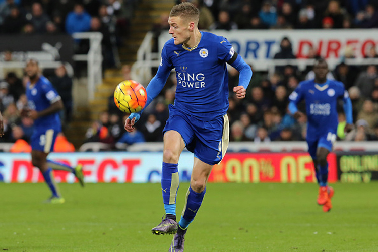 Vardy equals goals record as Leicester City go top with 3-0 win a