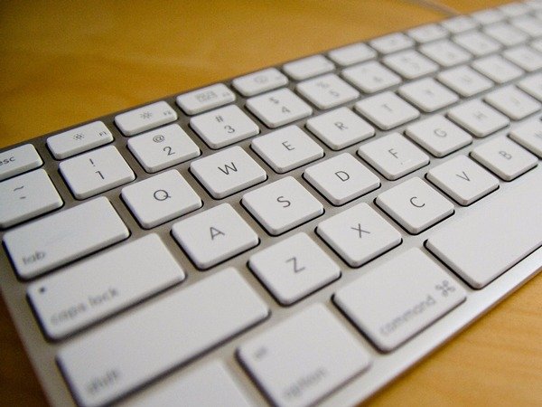 Apple Keyboard