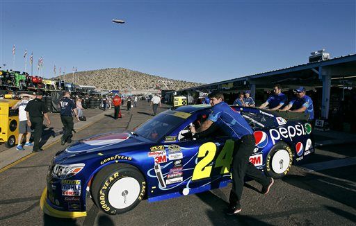 Jimmie Johnson plays spoiler in winning pole at Phoenix