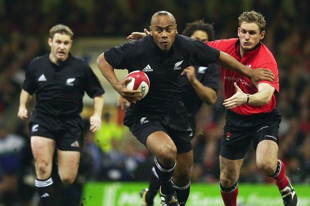 Jonah Lomu in action against Wales in November 2002 on what proved to be his final All Blacks appearance