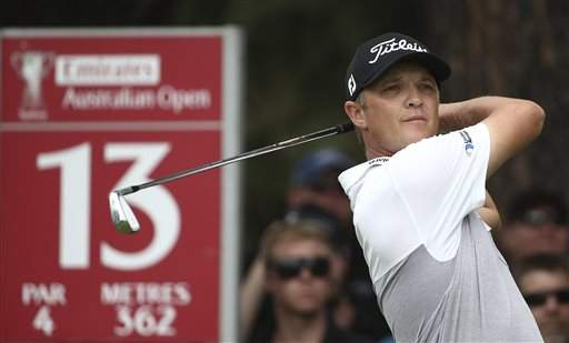 Jones maintains lead at Australian Open, Spieth 3 behind