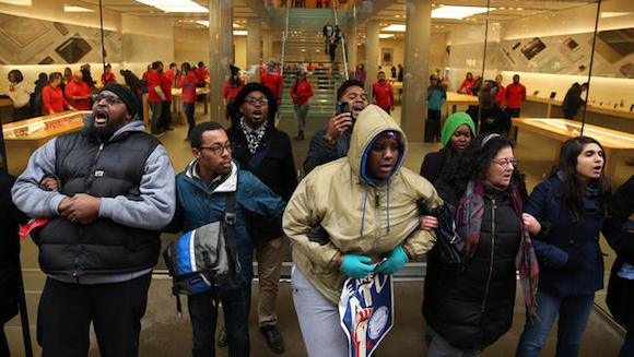 Black Lives Matter Protesters Seek To Disrupt Chicago Shoppers