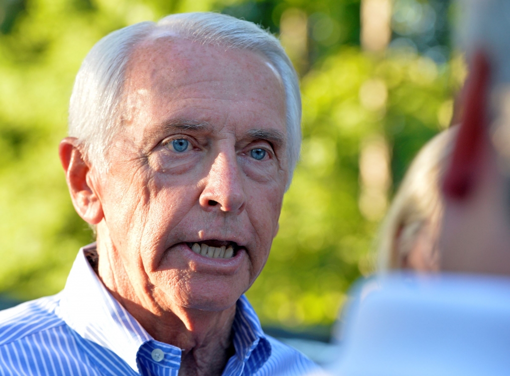 Gov. Beshear signs executive order restoring voter rights for some felons