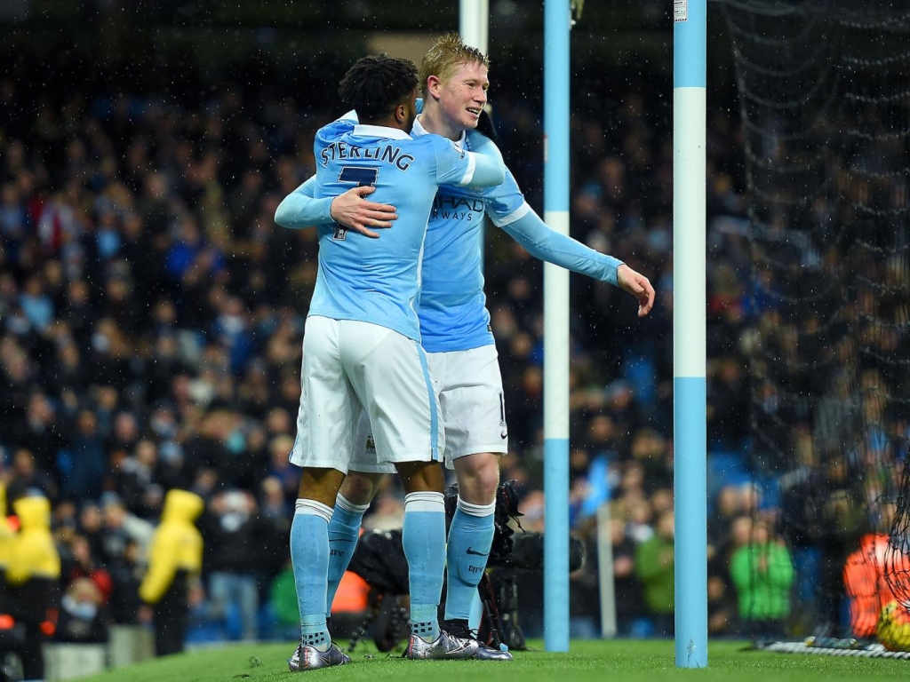 Kevin De Bruyne celebrates with Raheem Sterling after scoring against Southampton PA