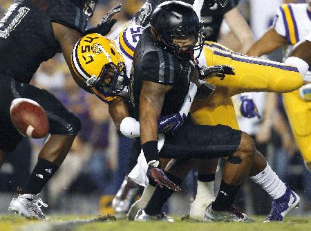 Texas A&M done in by turnovers in 19-7 loss to LSU story image