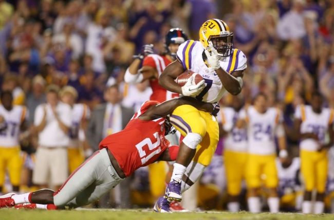 LSU Tigers Visits Ole Miss For SEC Clash - Line, Spread, Pick