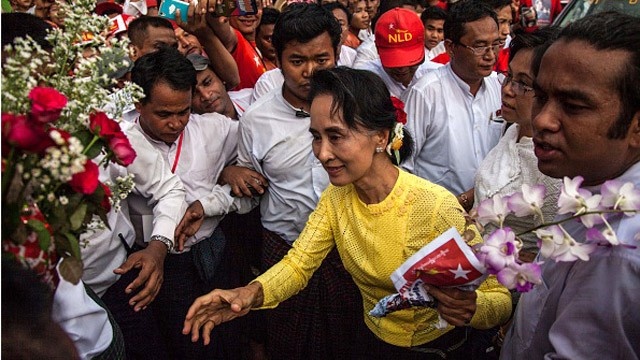 Aung San Suu Kyi campaigns