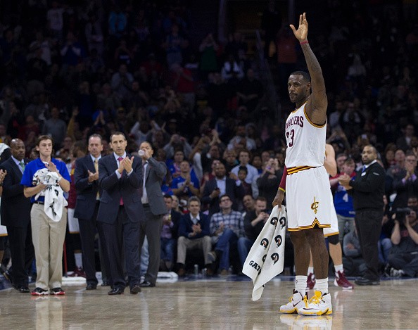 LeBron James acknowledges the crowd the Philadelphia crowd after he reached 25000 career points