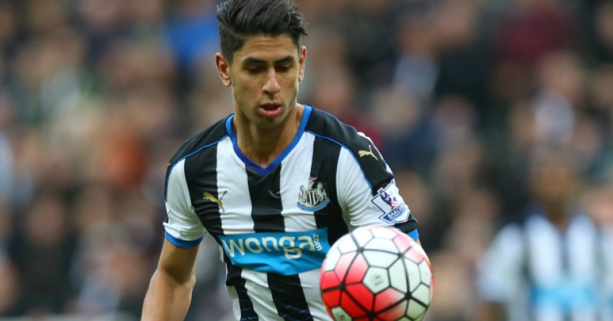 Manchester United & Arsenal Interested In Move For Newcastle Striker