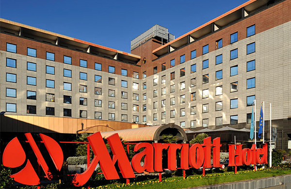 Marriott buys Starwood to create largest hotel chain