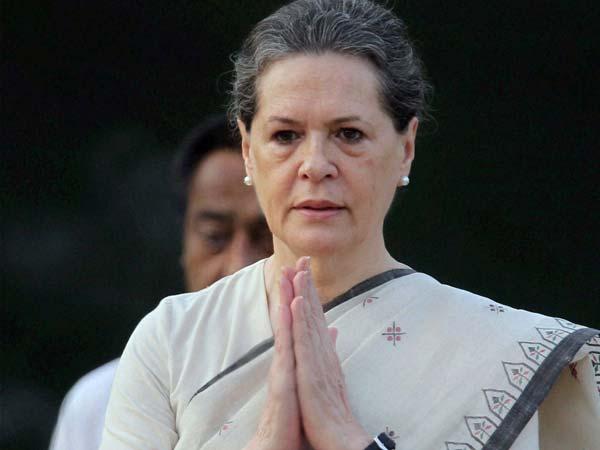 PM invites Sonia Manmohan for tea