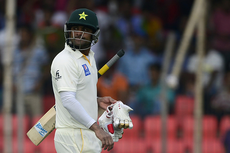 Mohammad Hafeez has refused to play alongside Mohammed Amir in the Bangladesh Premier League