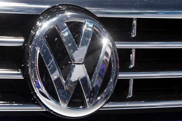 Germany ups pressure on VW as scandal takes on new dimension