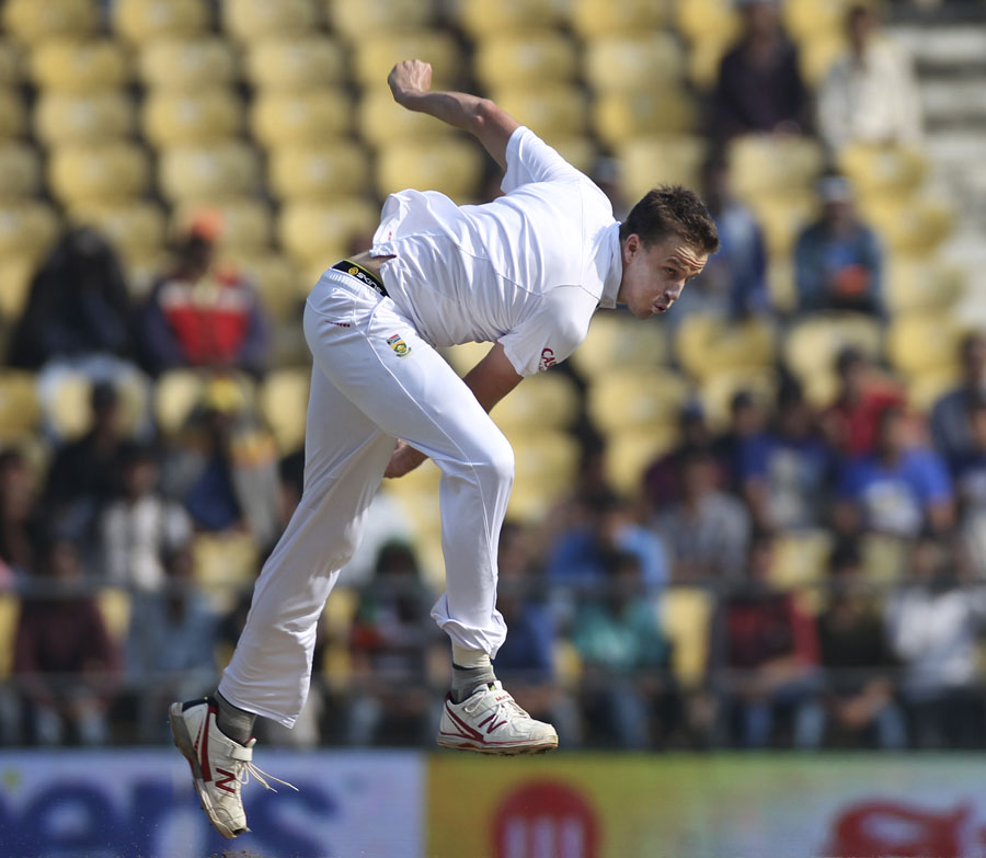 Morne Morkel's 3 for 35 is his best performance in Tests in India