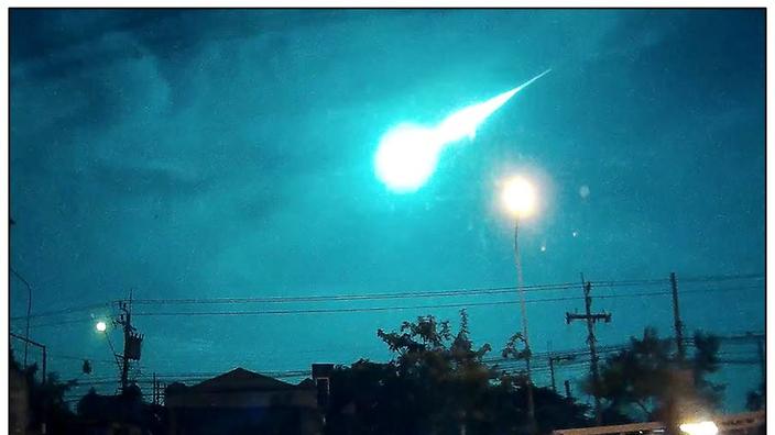 Mystery shooting star over Thailand?      
        
            
    
               Show Grid